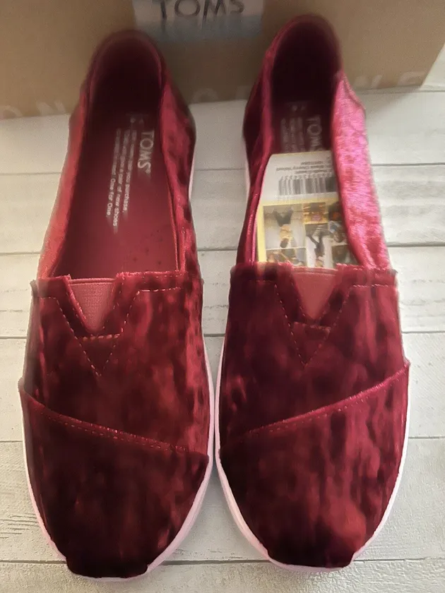 Toms Youth Black Cherry Velvet US Size 13, 3, 4, 5