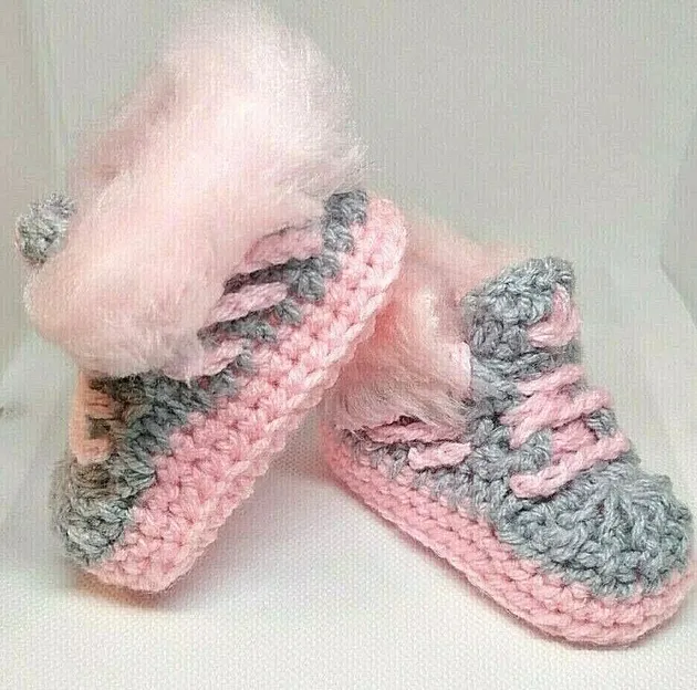 HAND MADE BABY CROCHET SHOES TRAINERS SNEAKERS CLOTHES YARN FUR GIRLS BOYS KIDS