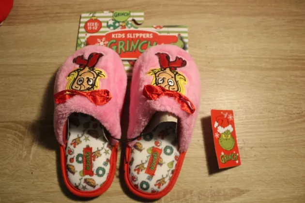 NWT Dr. Seuss Cindy Lou Who Girls' Grinch Slippers Slip-On Clog House Shoes