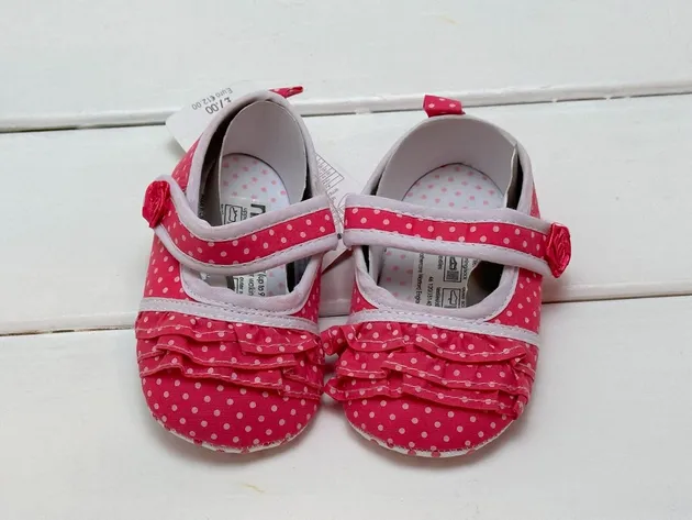 So cute! baby girl polka dots frilly mary janes shoes, pink, size 3-6-12-18 mos